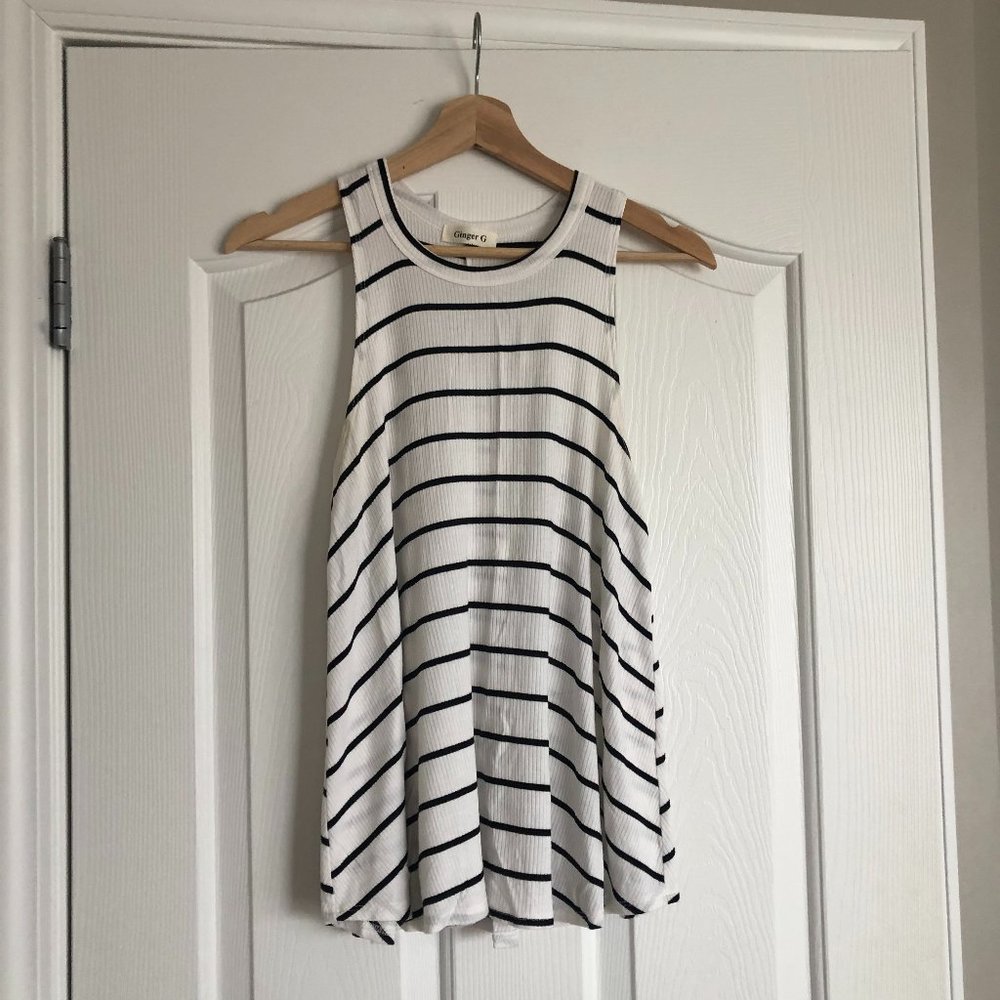 White and Black Stripe Ginger G Tank Top Lightweight Flowy Stretchy Small